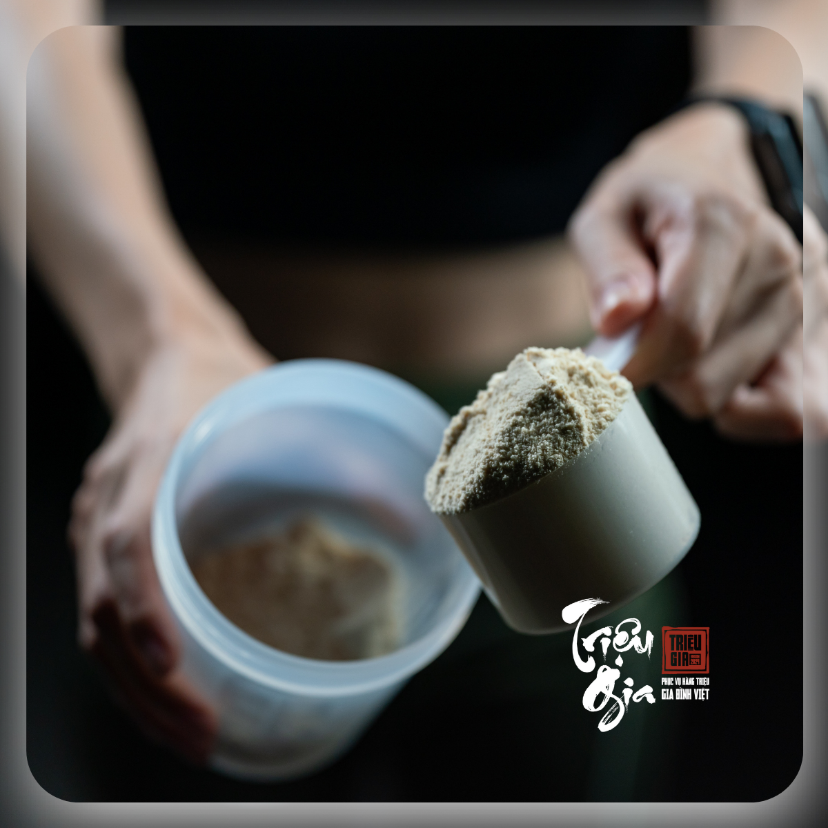 Uống bột whey có tốt không? Lợi ích và rủi ro người tập gym cần biết