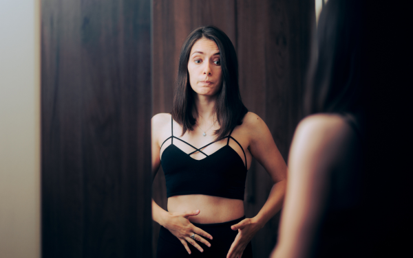 Tâm lý phụ nữ tiền mãn kinh thay đổi khiến họ dễ tự ti