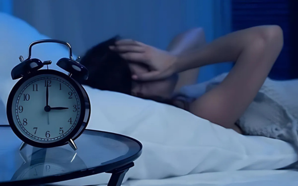 Trà kombucha chưa caffein nên cần hạn chế uống trước khi ngủ