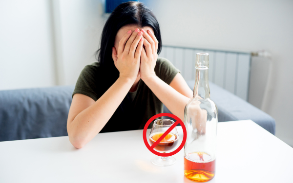 Để cơ thể bão hòa và tăng estrogen tự nhiên, phụ nữ nên tránh xa các chất kích thích và đồ uống có cồn