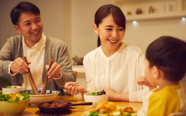 Duy trì tần suất ăn cơm nhà hàng ngày là thói quen giúp bảo vệ sức khỏe gia đình, hạn chế sử dụng đồ ăn ngoài