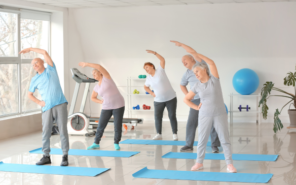 Tạp yoga để rèn luyện sức khỏe cho người già