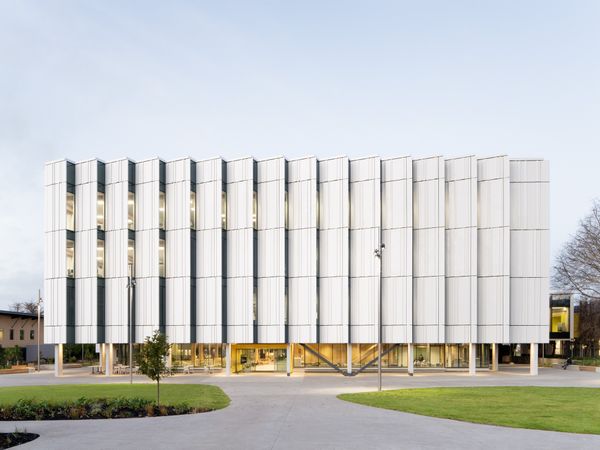 Auckland University of Technology (AUT)