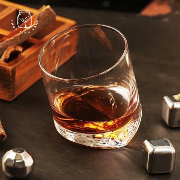 Ly Tilted Glass Tumbler