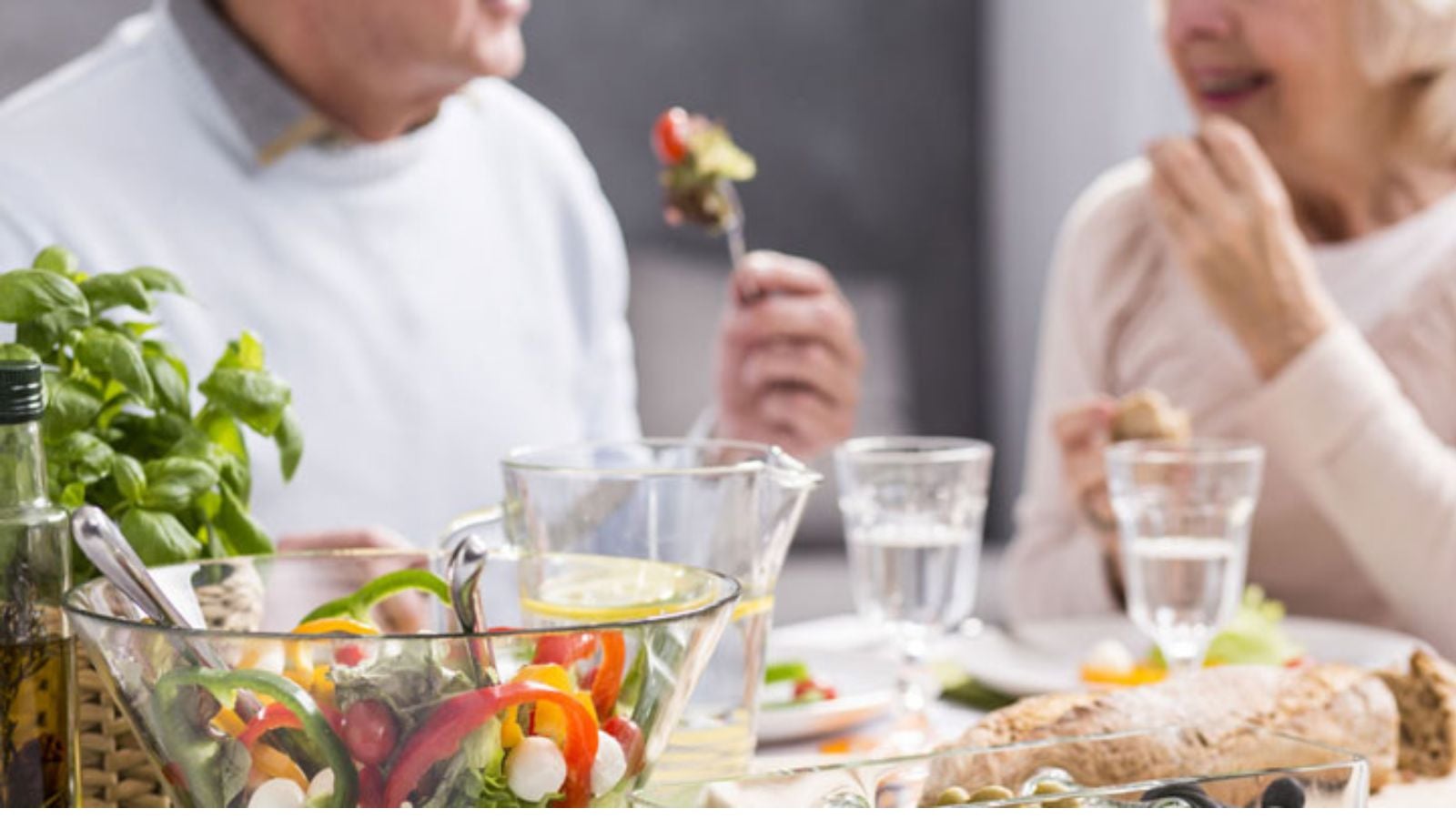 Ăn sáng đối với người lớn tuổi có quan trọng hay không?