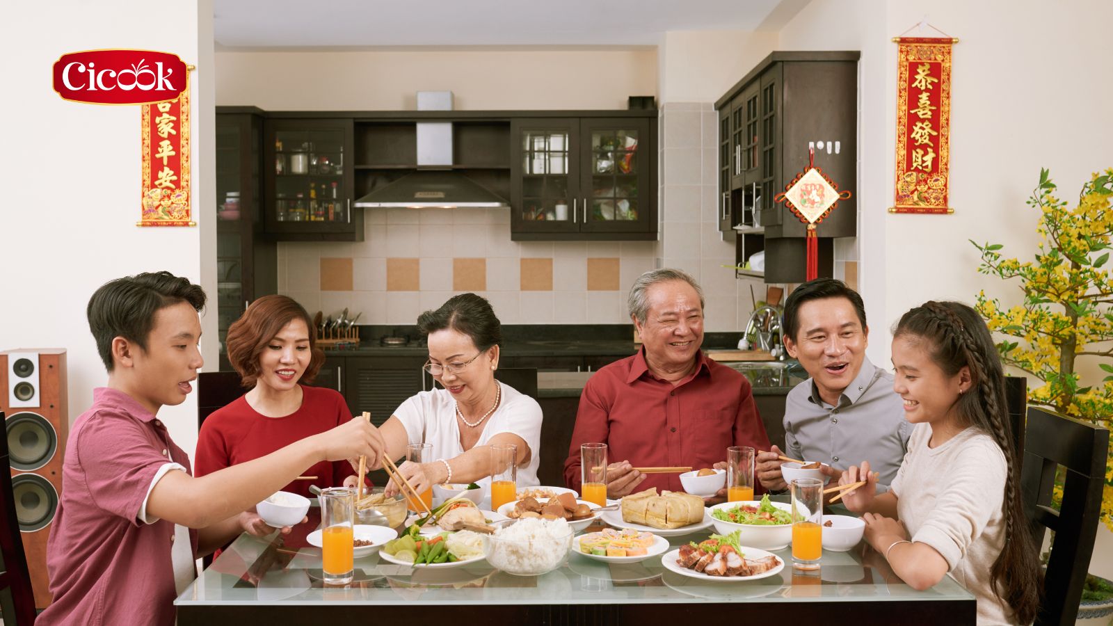 Ấm áp ngày 8/3 với bữa cơm gia đình ấm cúng trọn vẹn