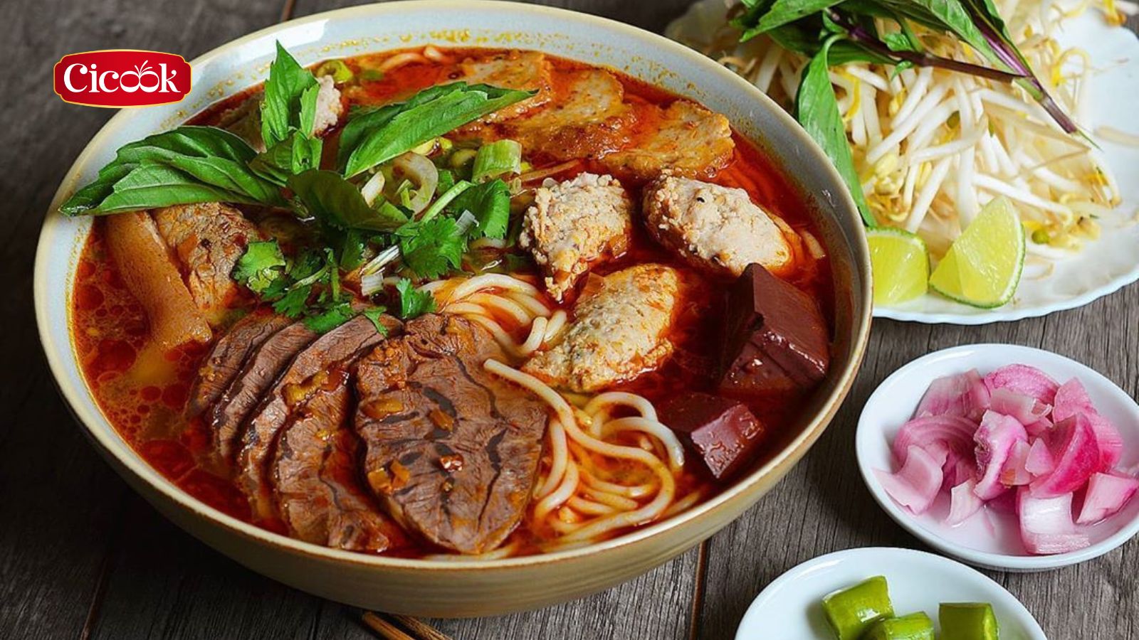 Hướng dẫn nấu bún bắp bò chua cay trong vòng 30 phút