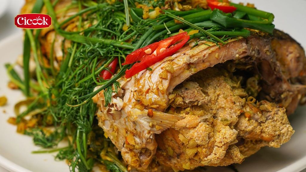 040 - CÁ CHÉP NẤU VỚI XỐT CHUA CAY