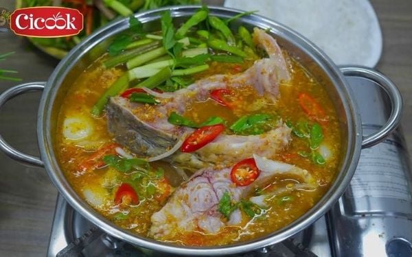 How to Make Spicy and Sour Carp Hotpot – A Perfect Dish for Chilly Days