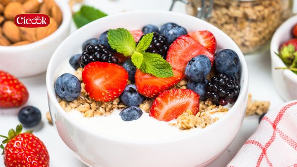 Cách làm sữa chua Hy Lạp tại nhà đơn giản mà ngon mê ly