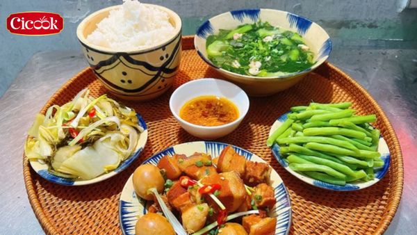 Ấm áp với bữa cơm gia đình ấm cúng trọn vẹn những dịp đặc biệt