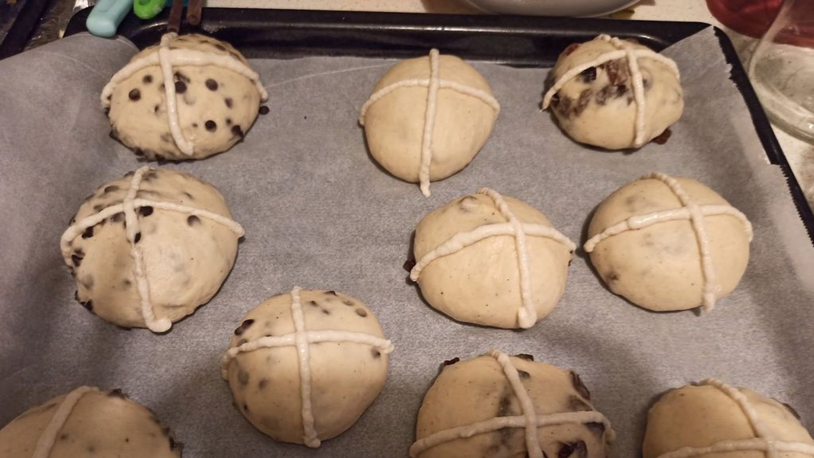 Hướng dẫn cách làm bánh Hot Cross Buns
