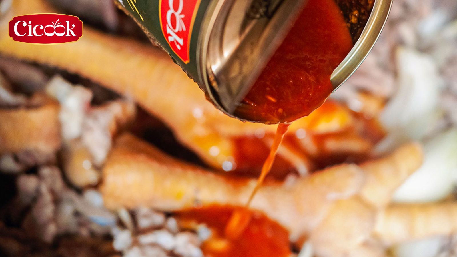 Bận rộn vẫn nấu lẩu ngon nhờ lon xốt lẩu tiện lợi từ Cicook