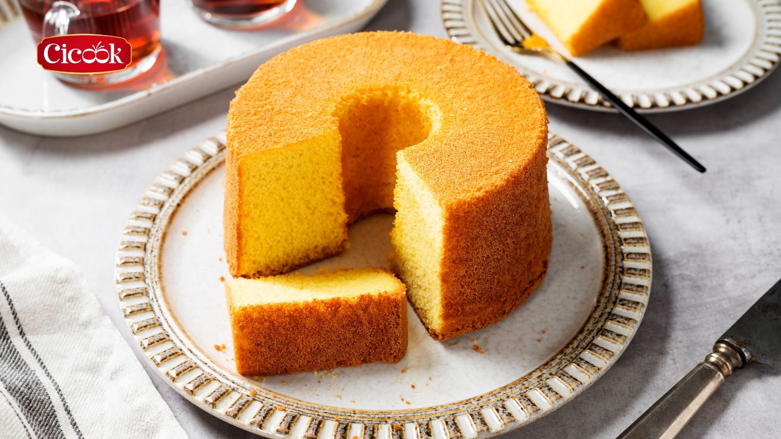 Bánh bông lan cam (Orange Chiffon Cake)