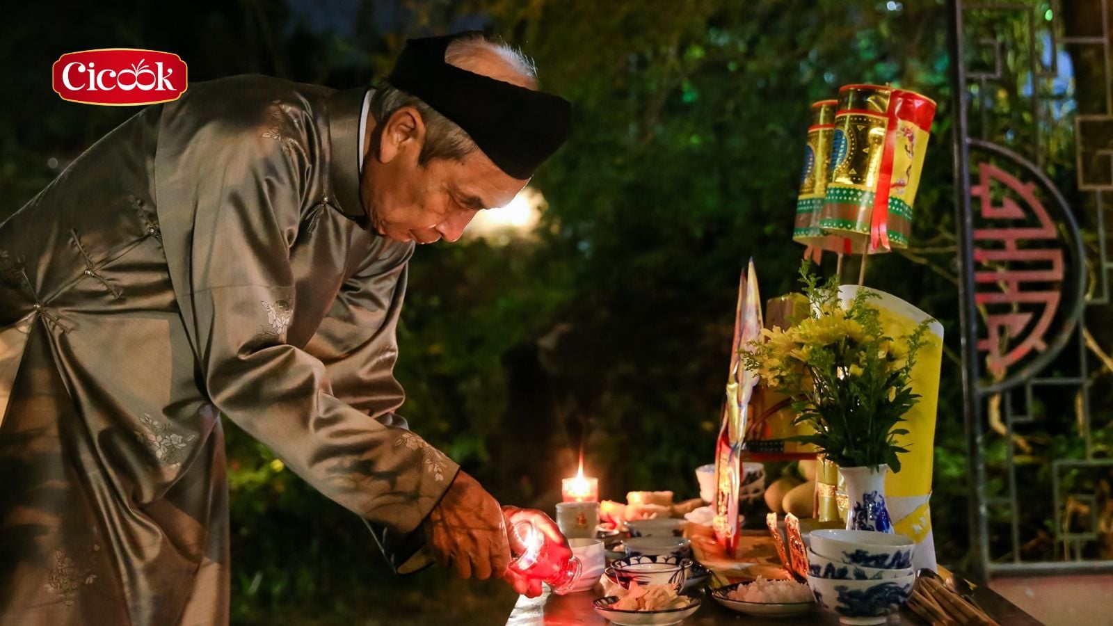 Cúng giao thừa ngoài trời