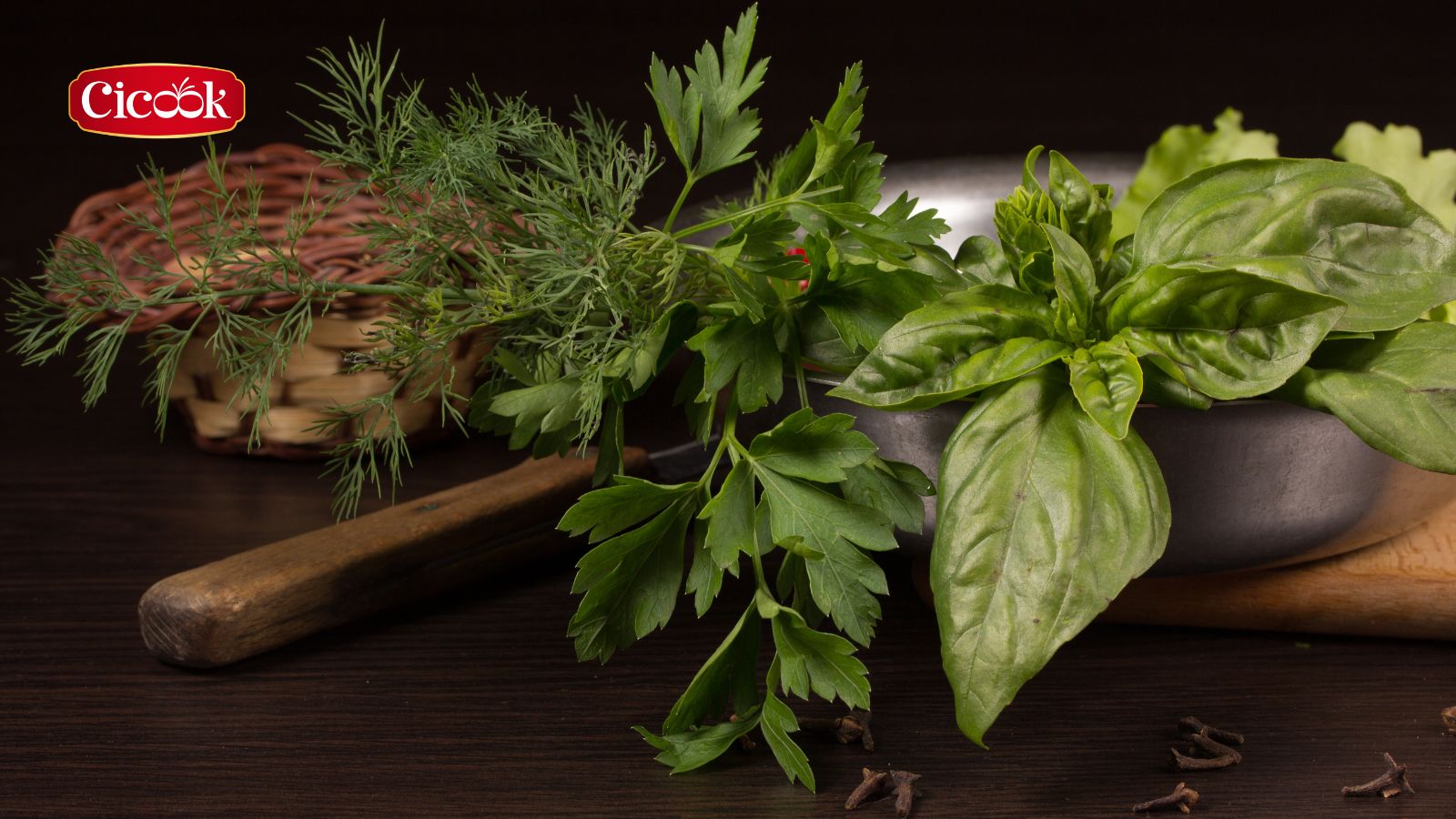 Khi nào nên sử dụng gia vị khô và gia vị tươi?