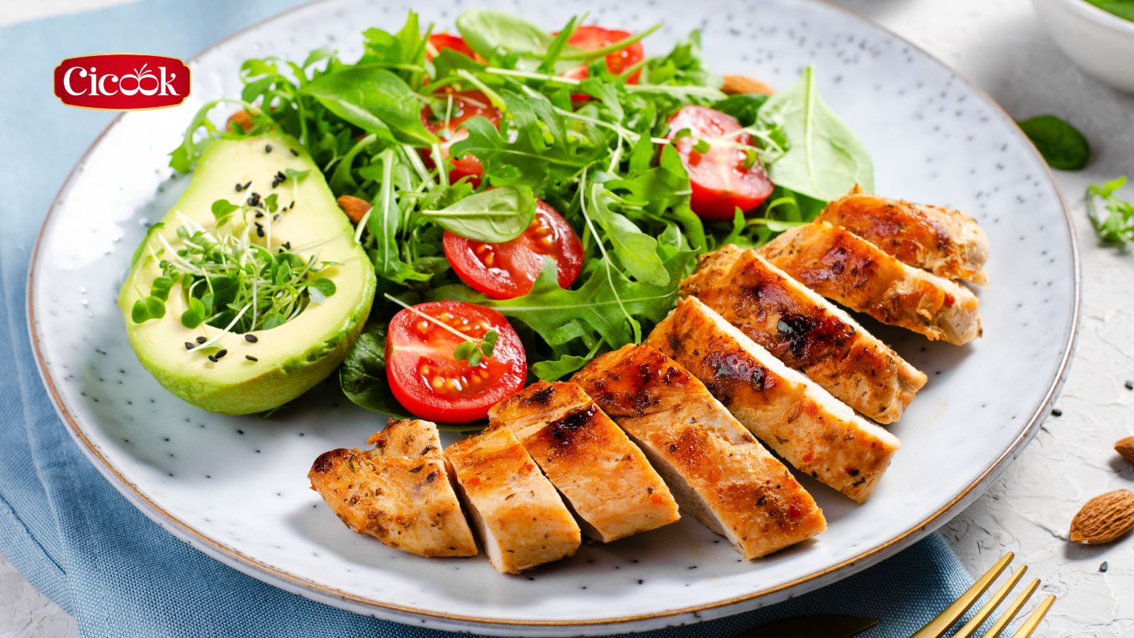 Bữa trưa tiện lợi và hỗ trợ giảm cân