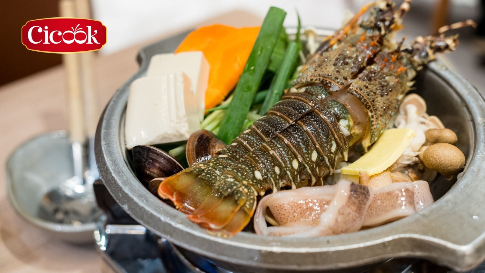 thưởng thức lẩu tôm càng xanh