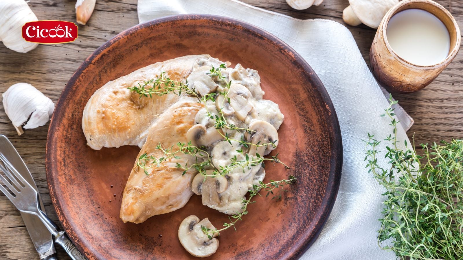 Ức gà sốt kem nấm lựa chọn tuyệt vời cho bữa trưa