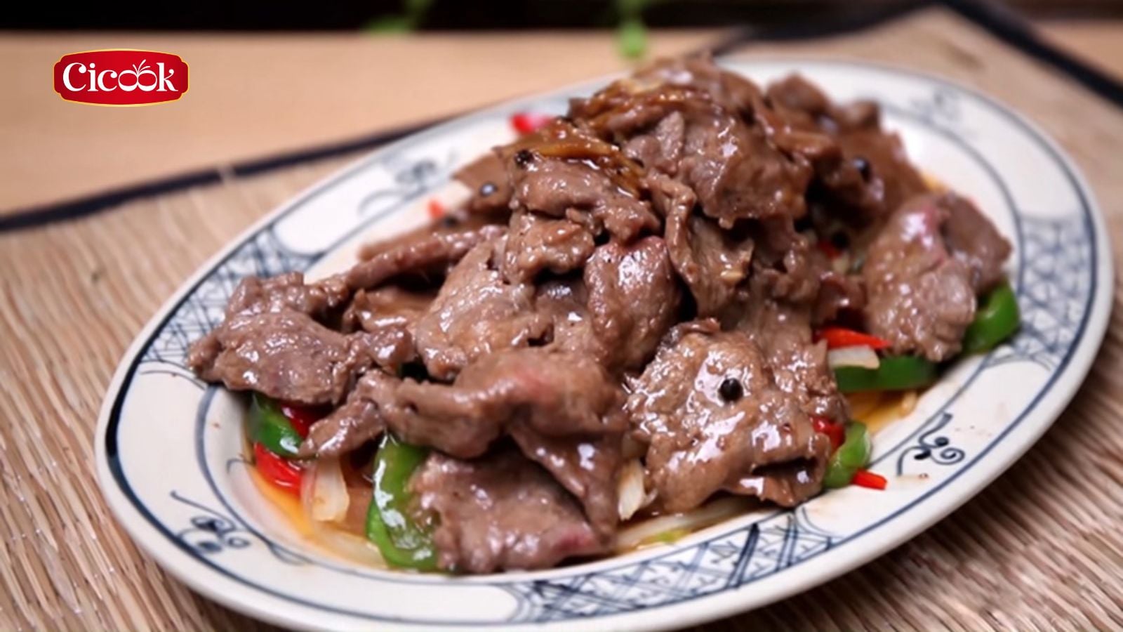 Món bò xào sốt tiêu đen vào ngày tết