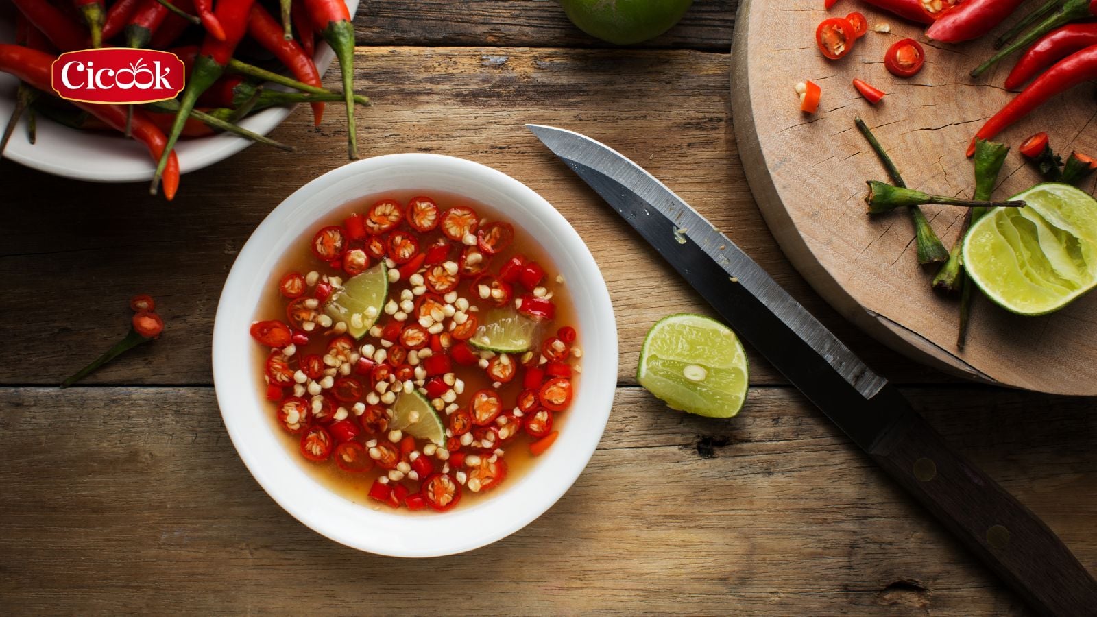 Nước mắm cá cơm được ủ