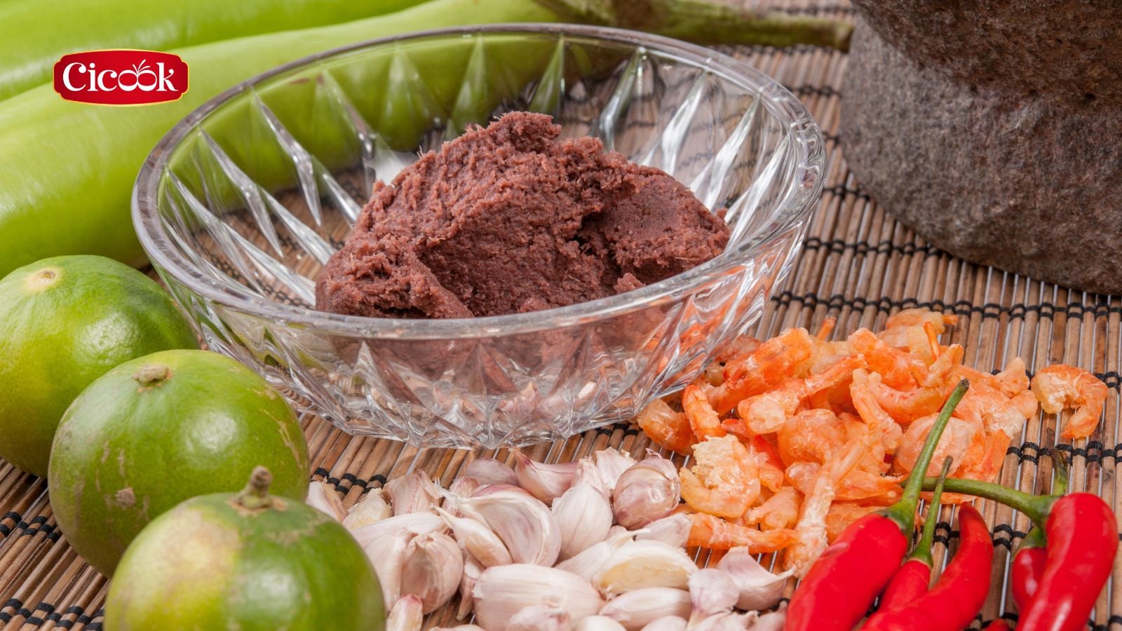 Mắm tôm ủ từ nguyên liệu tươi