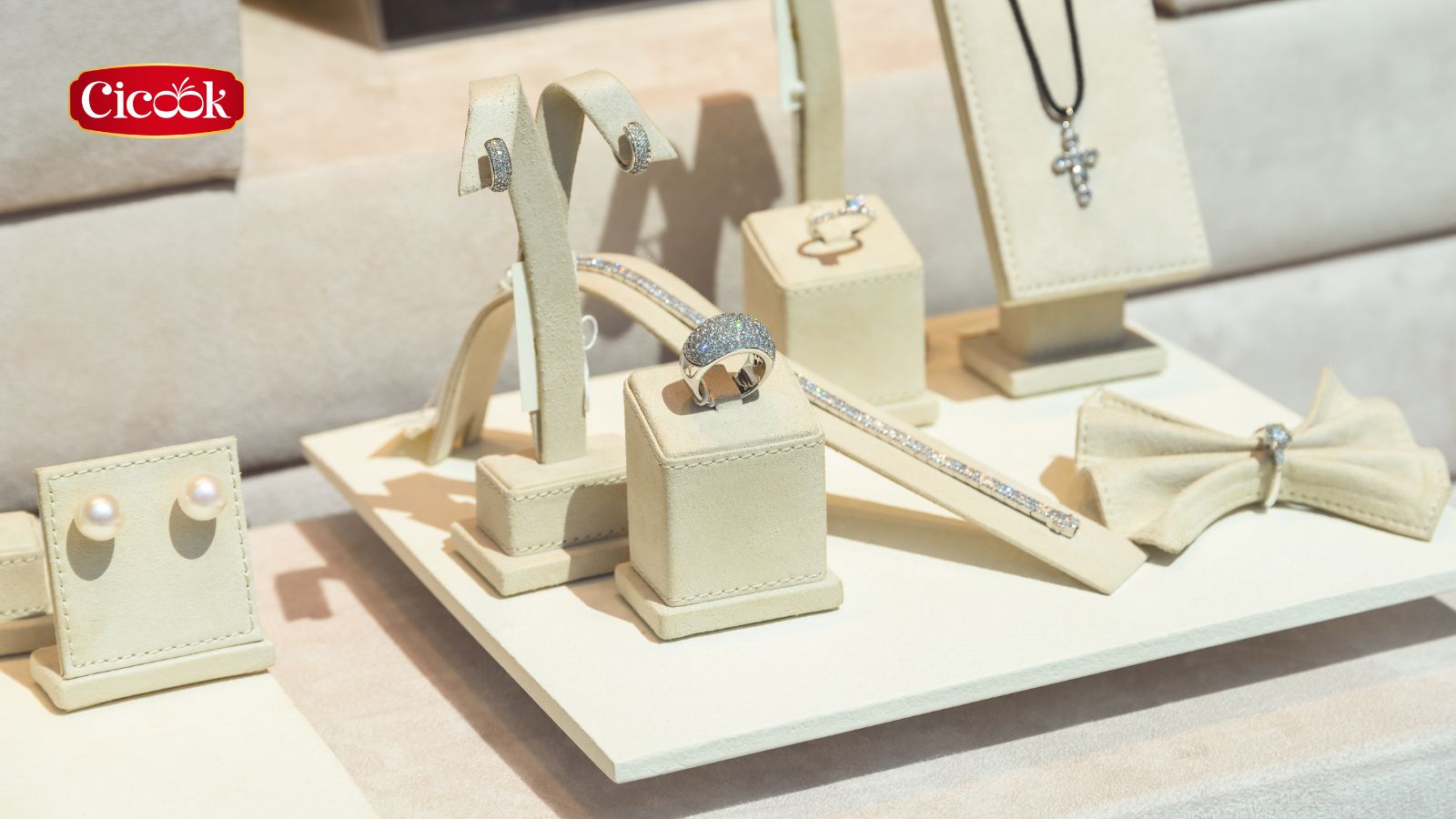 Trang sức là món quà tinh tế và lâu bền