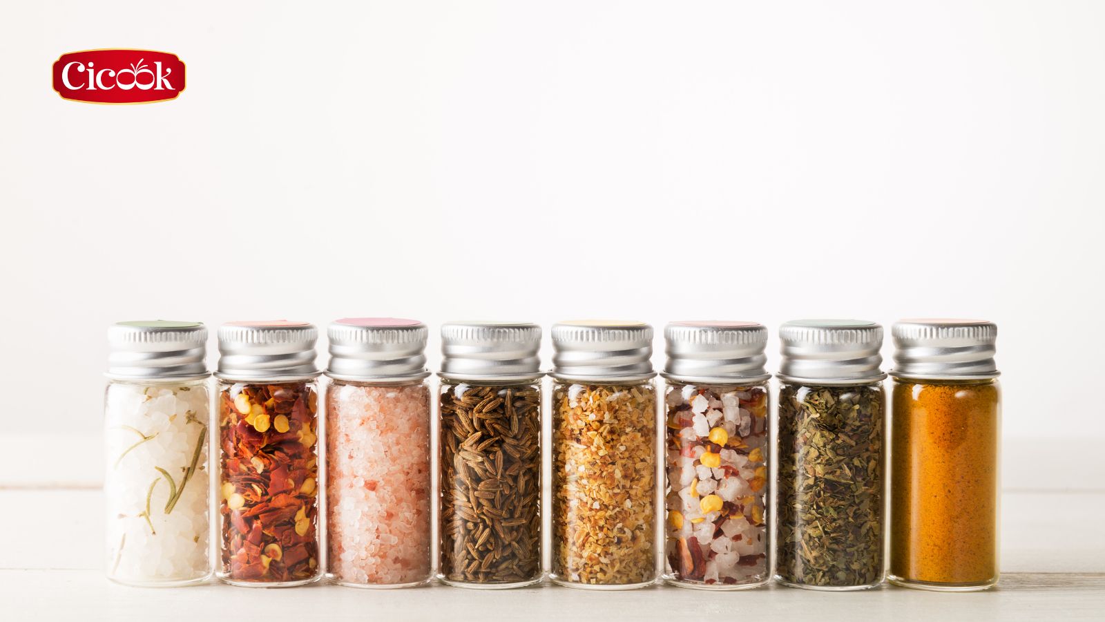 Mẹo bảo quản gia vị tươi