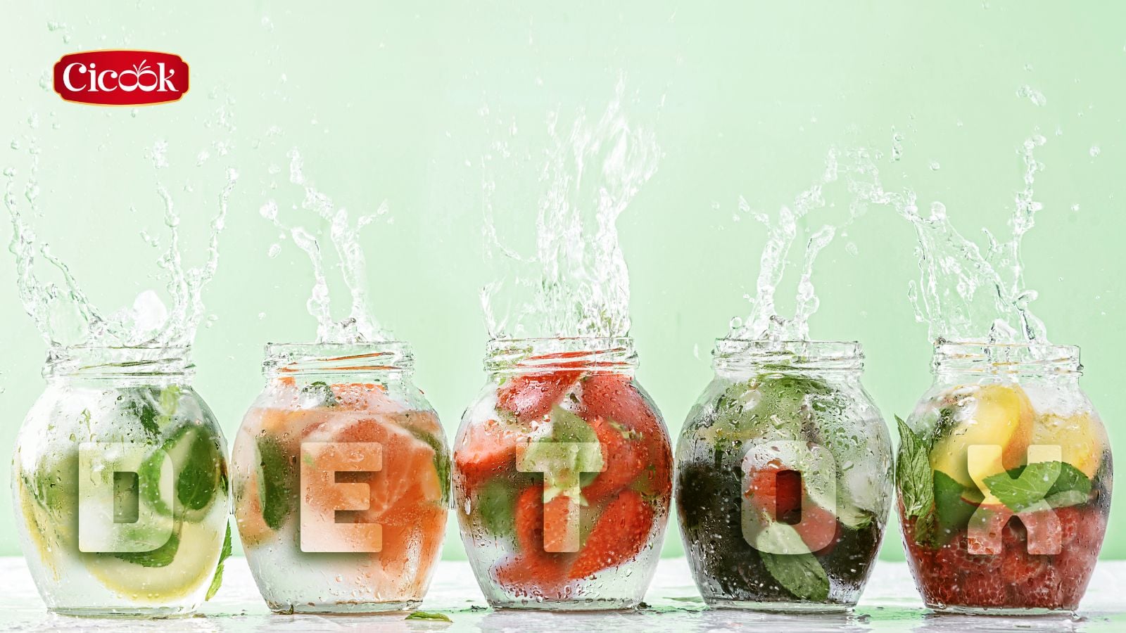 Uống nước detox khi uống buổi sáng