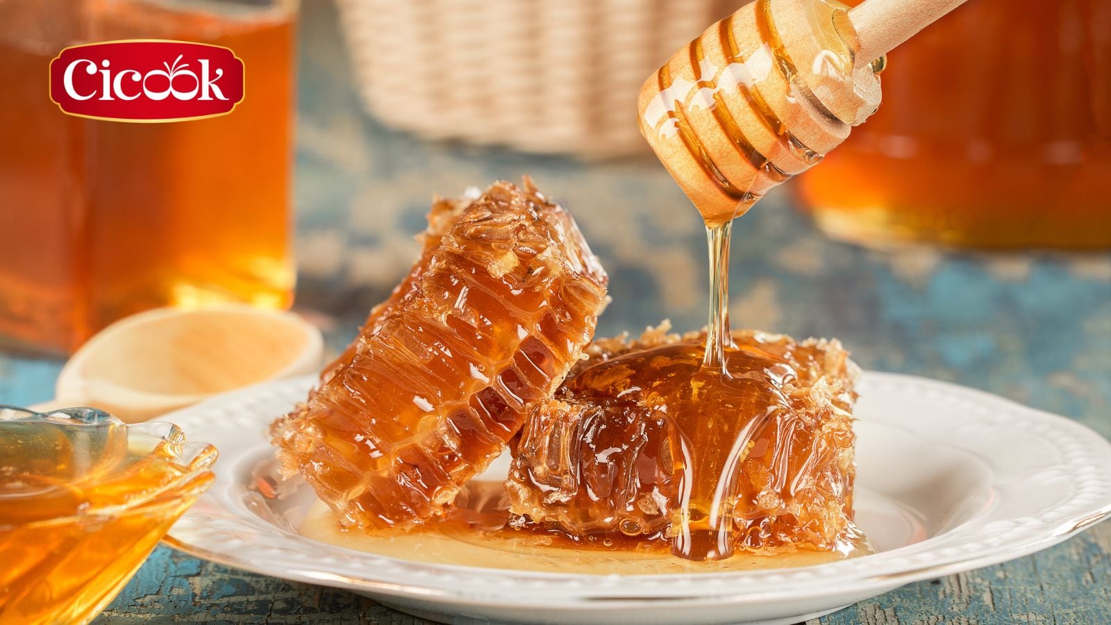 mật ông là thực phẩm không nên ăn cùng với tỏi