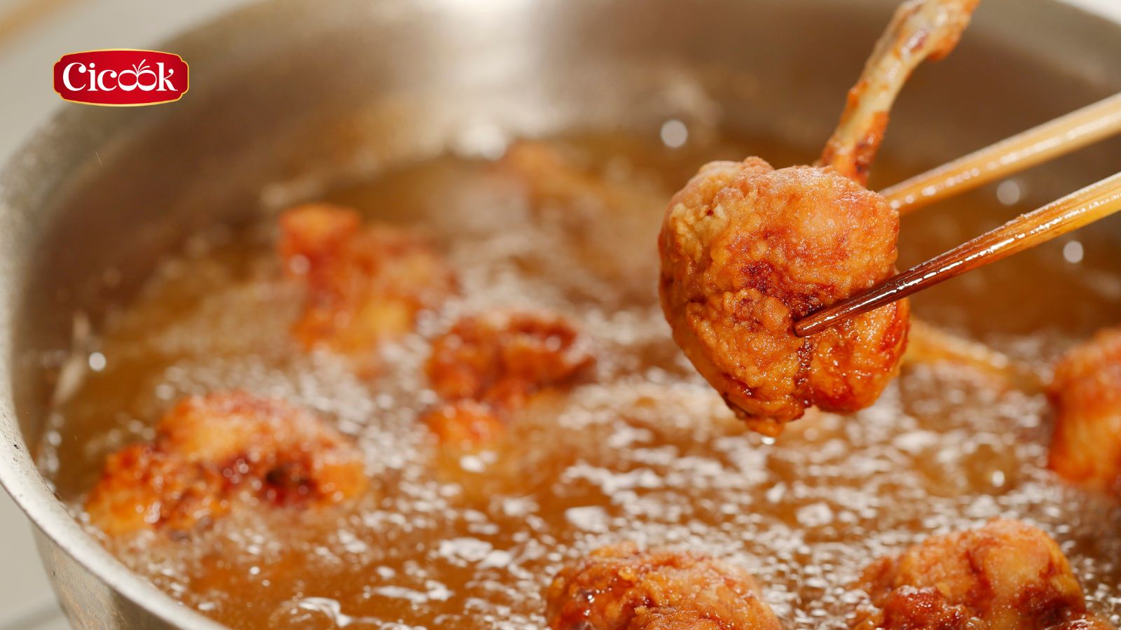 Chiên tôm ngập dầu