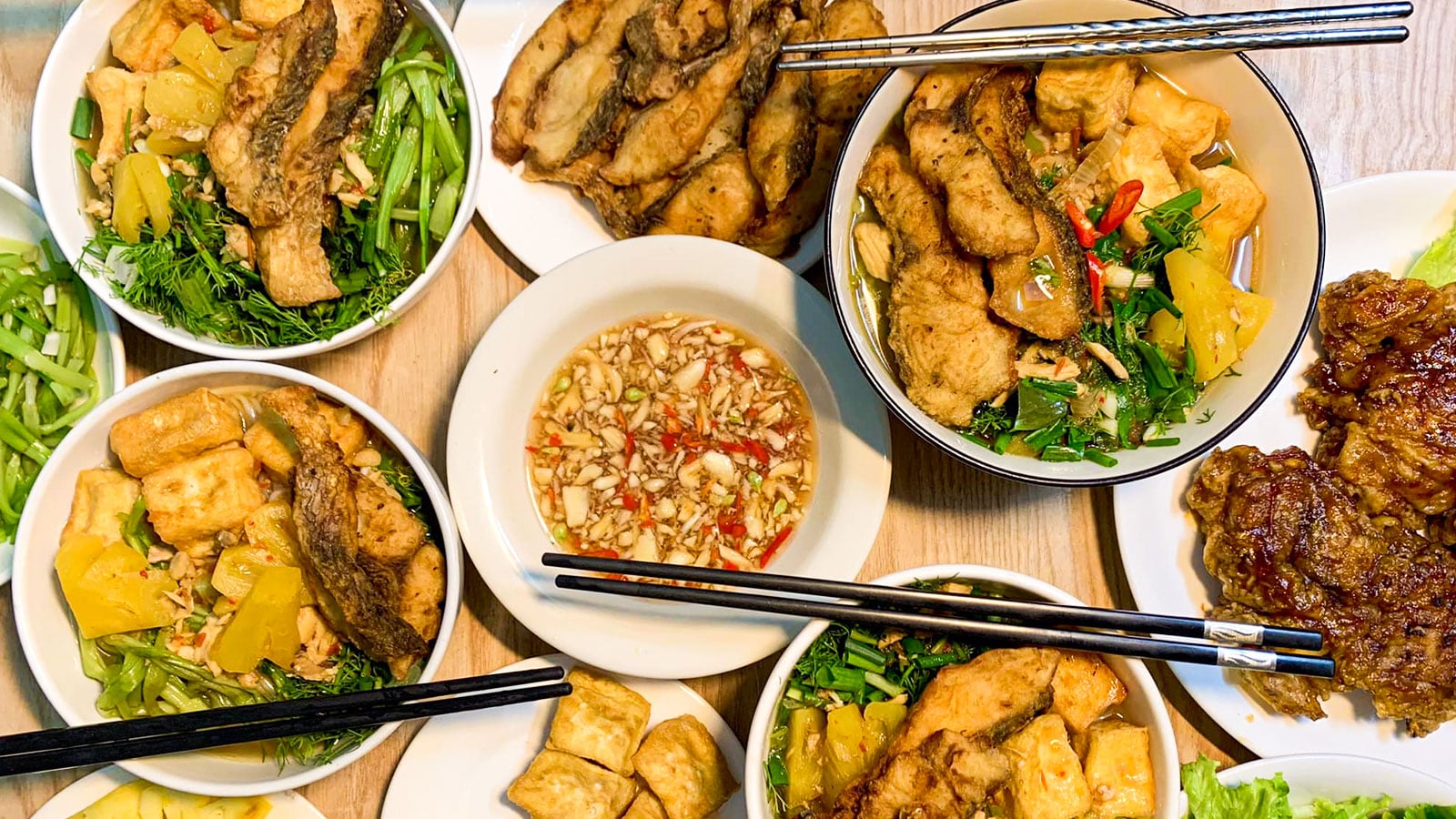 5 tô bún cá chua cay