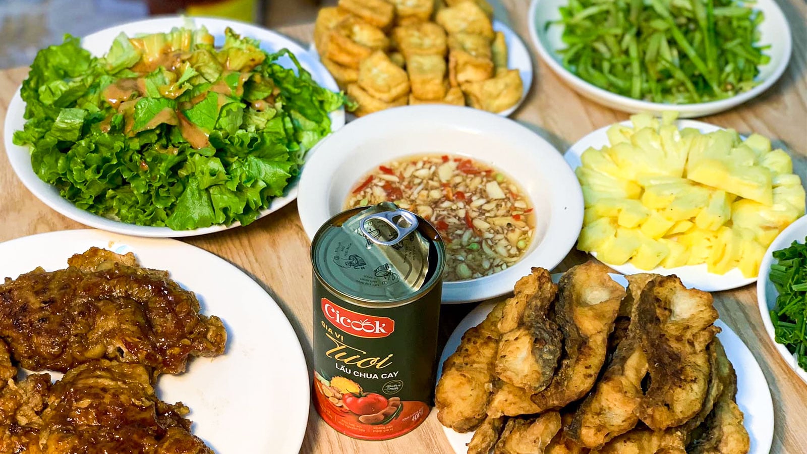 mâm cơm 3 món bún cá chua cay - của Bắc Hà