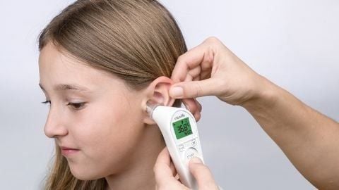 SO SÁNH ĐỘ CHÍNH XÁC GIỮA NHIỆT KẾ THỦY NGÂN VÀ ĐIỆN TỬ