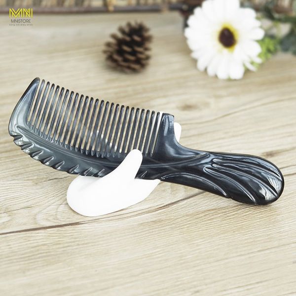 Đánh Giá Sự Độc Đáo và Công Phu Của Lược Sừng Trâu Điêu Khắc Thủ Công