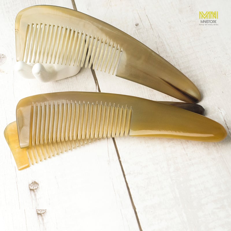 Lược sừng liềm trơn trắng