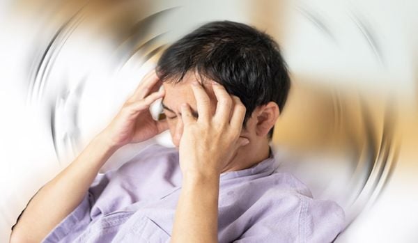 Chóng mặt là triệu chứng phổ biến nhất của bệnh rối loạn tiền đình