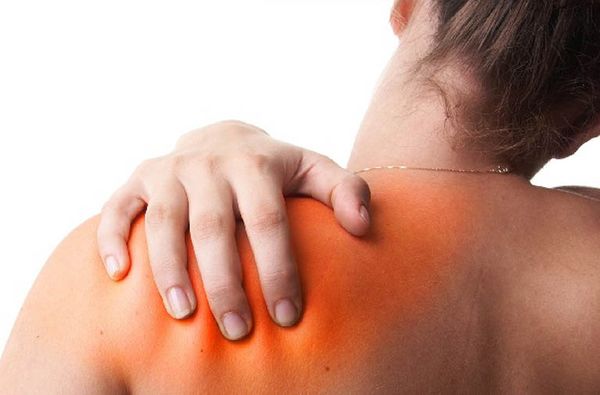 Cách giảm đau khi bị đau lưng trên bên trái