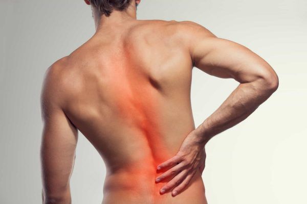 Vị trí đau lưng phía dưới bên phải do thoát vị đĩa đệm