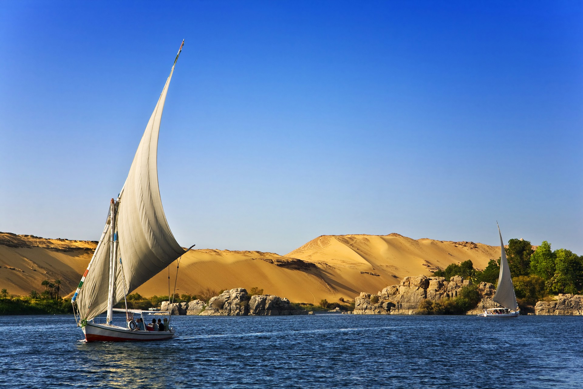 Felucca – Loại thuyền nhỏ đưa bạn về thời Ai Cập cổ