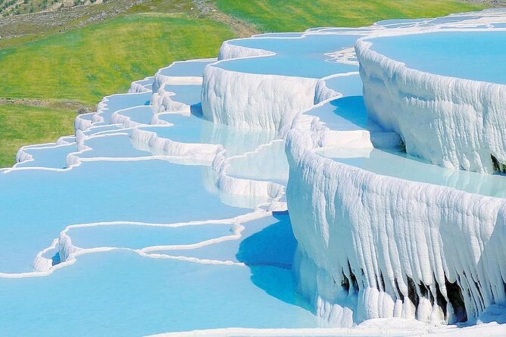 PAMUKKALE – HỒ BẬC THANG TRẮNG MUỐT NHƯ MÂY GIỮA LÒNG THỔ NHĨ KỲ