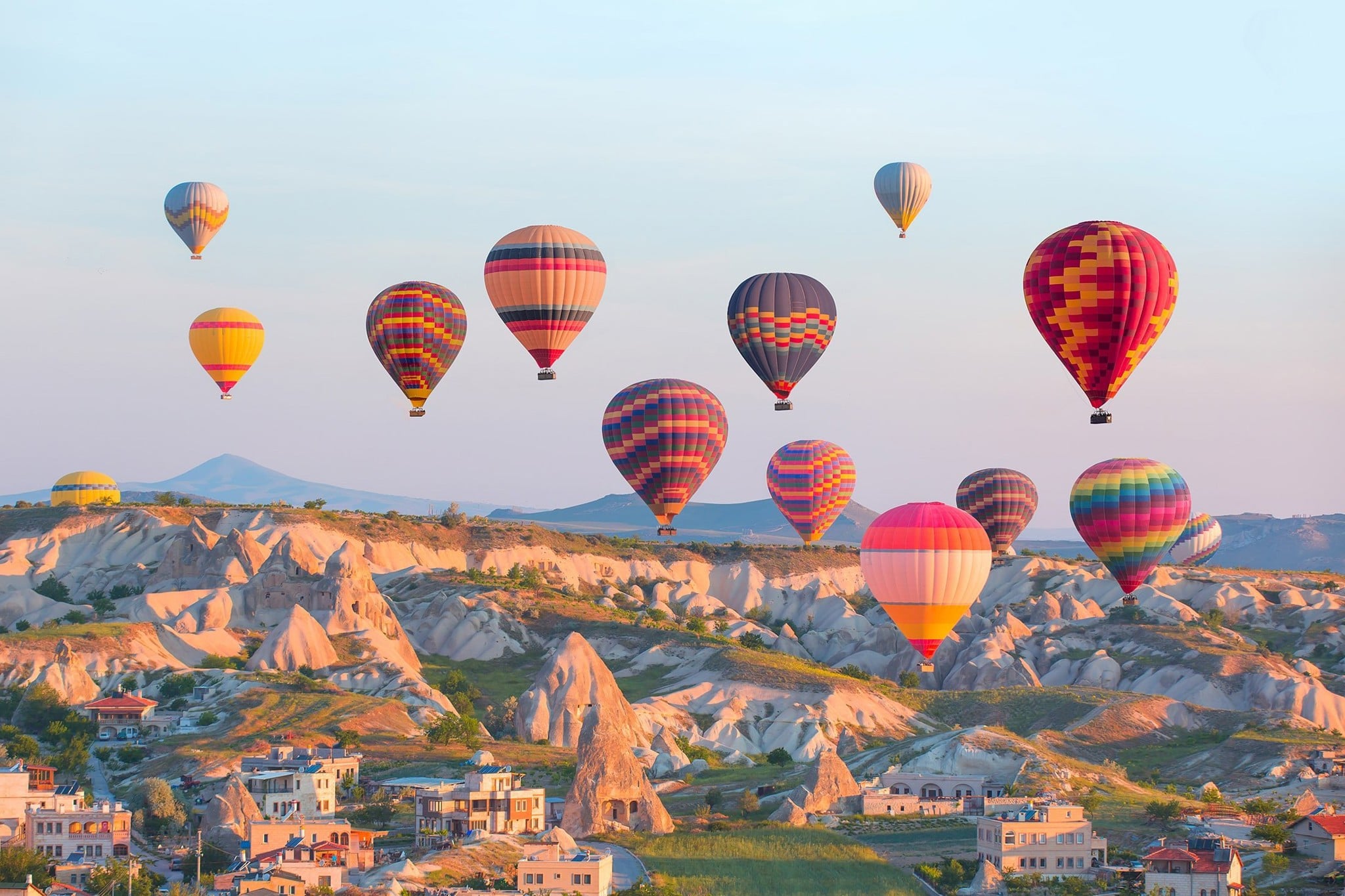Ngắm bình minh từ khinh khí cầu Cappadocia – Trải nghiệm có một không hai ở Thổ Nhĩ Kỳ