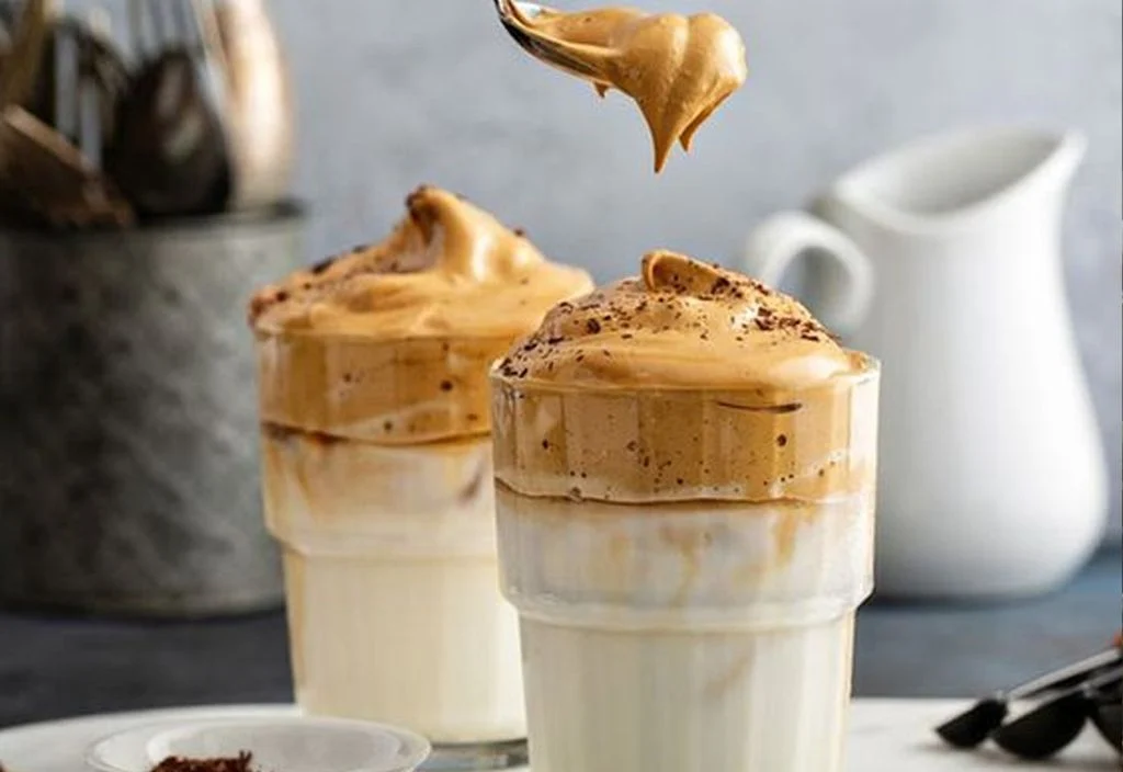 Cách làm Cà Phê Bọt Biển Dalgona sánh bông mịn bóng đàn hồi hoàn hảo chỉ với 10 phút