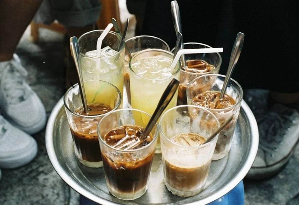 Tại sao người Việt Nam lại có thói quen uống cà phê sáng?