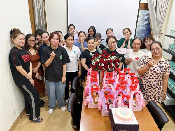 Tôn Vinh Phái Đẹp Ngày 8/3 - Elys Coffee Gửi Trọn Yêu Thương