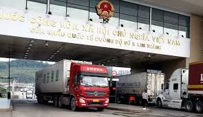 Vận chuyển nguyên xe Việt Nam - Trung Quốc: giảm rủi ro, tăng tốc xuất khẩu