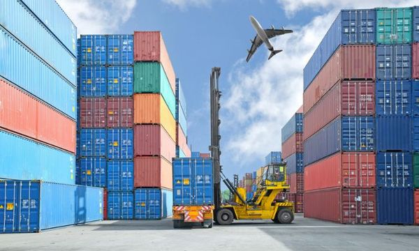 Quy trình xuất nhập khẩu hàng hóa qua hải quan: Làm sao để thông quan dễ dàng?