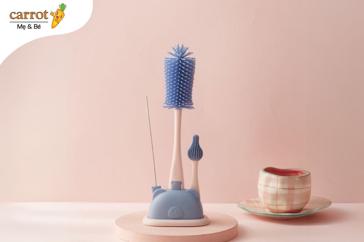 Cọ bình sữa cho bé - Mẹ và bé Carrot