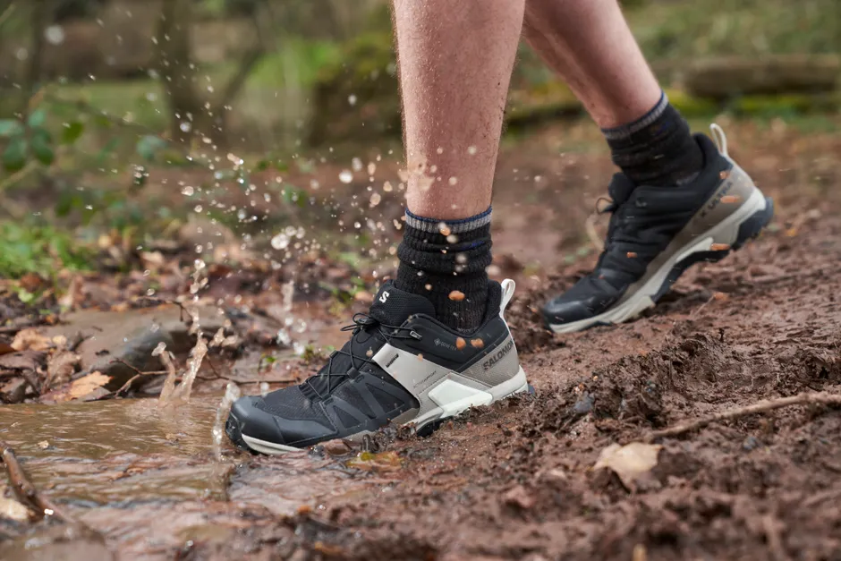 GORE-TEX là gì? Salomon sử dụng công nghệ GORE-TEX như thế nào?