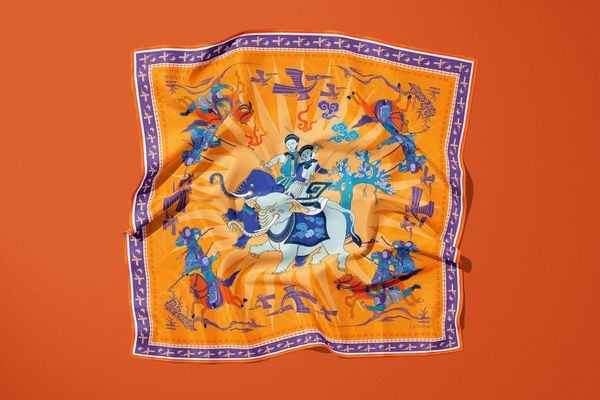 khan-lua-choang-vai-qua-tang-doanh-nghiep